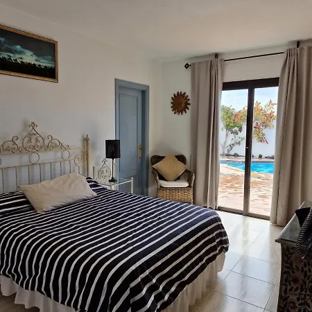 Spacious Three Bedroom Villa In Playa Blanca